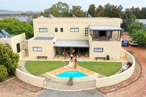 Accommodation (2)
